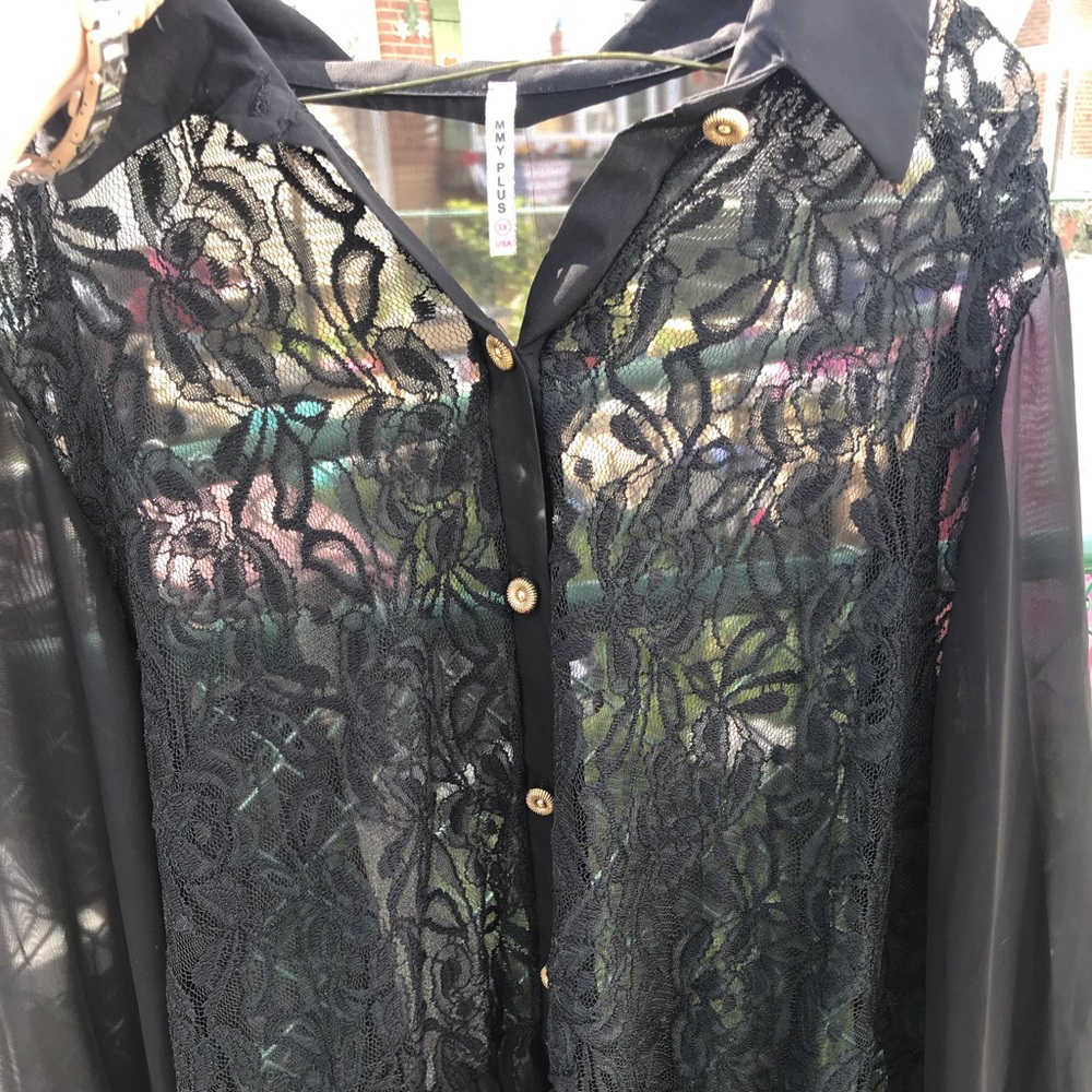 Black Lacey blouse size 3X GORGEOUS!!